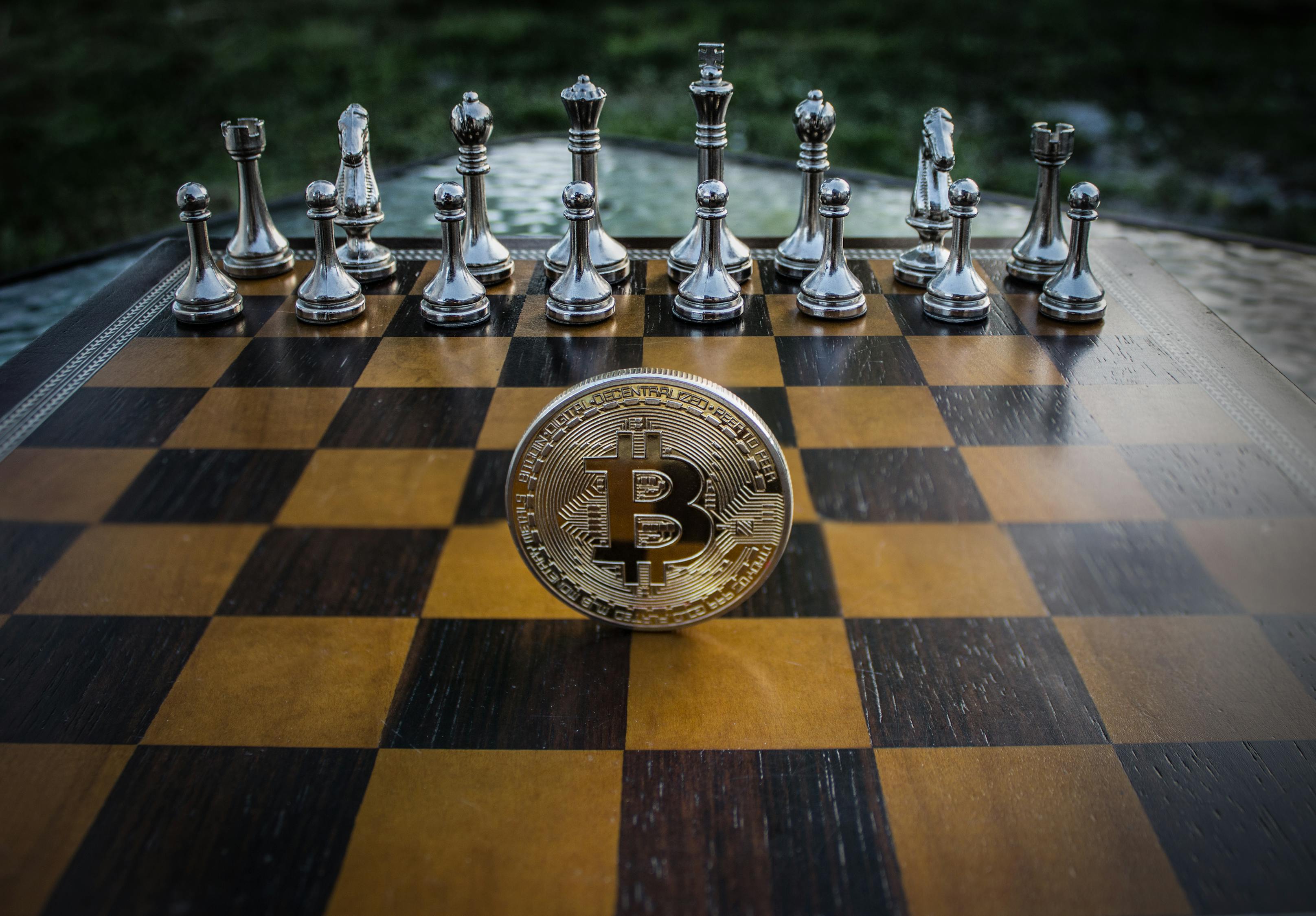 警惕新澳门精准四肖期中特公开,精选解析、落实与策略